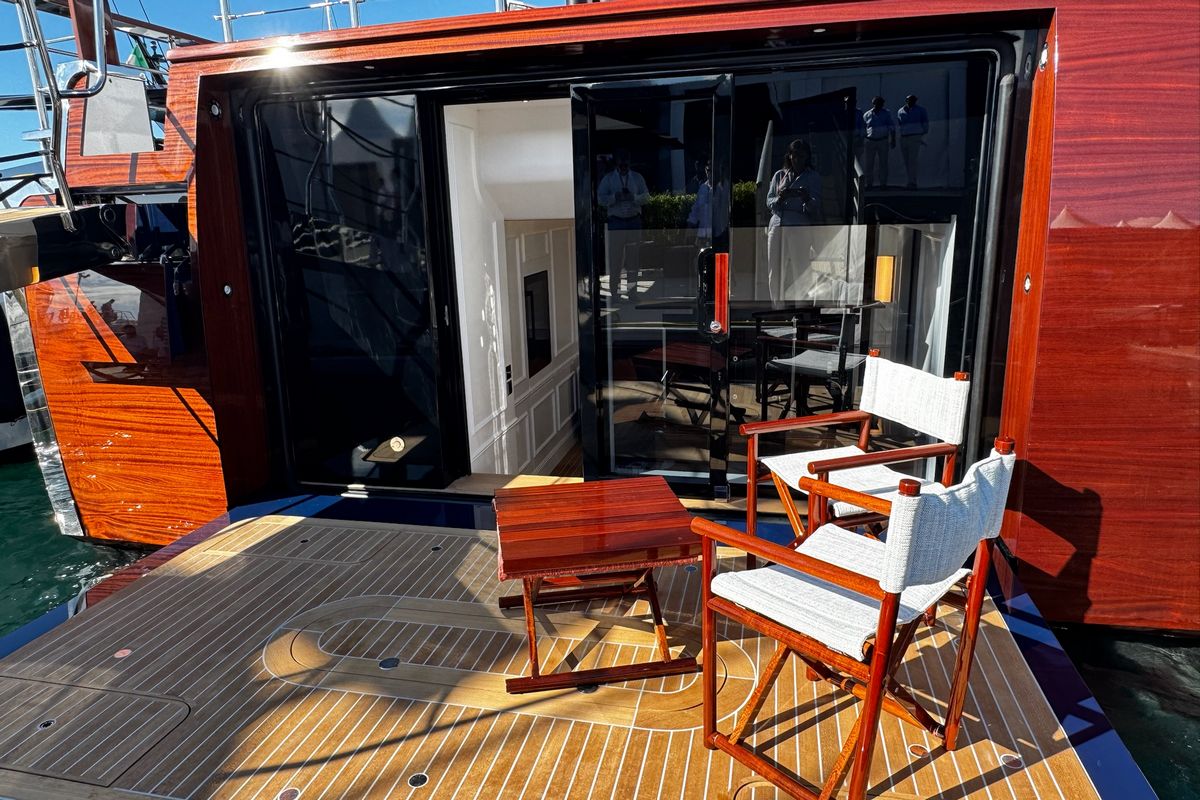PICCHIOTTI 24 yacht