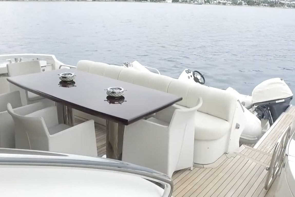 MARQUIS 690 FLY yacht