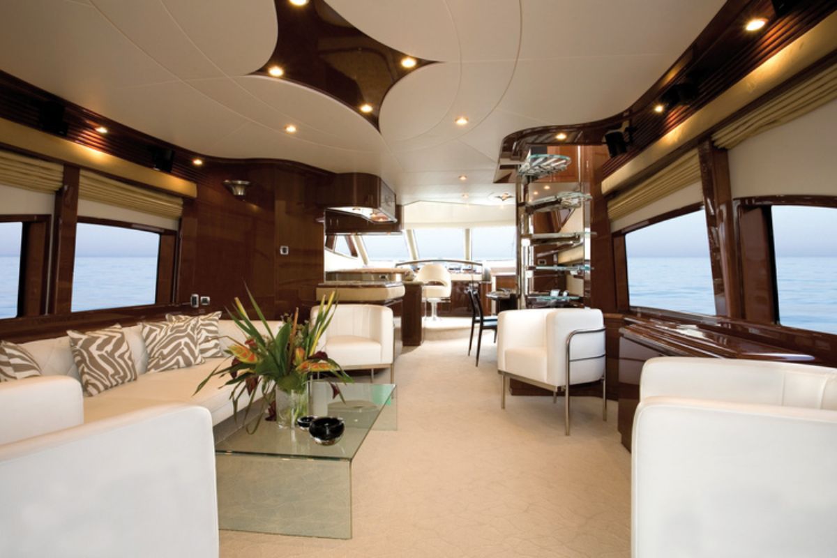 MARQUIS 690 FLY yacht