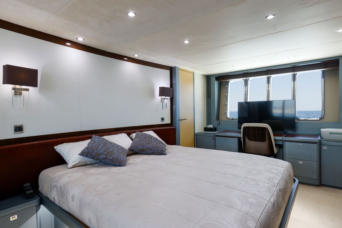 PRINCESS 85 yacht