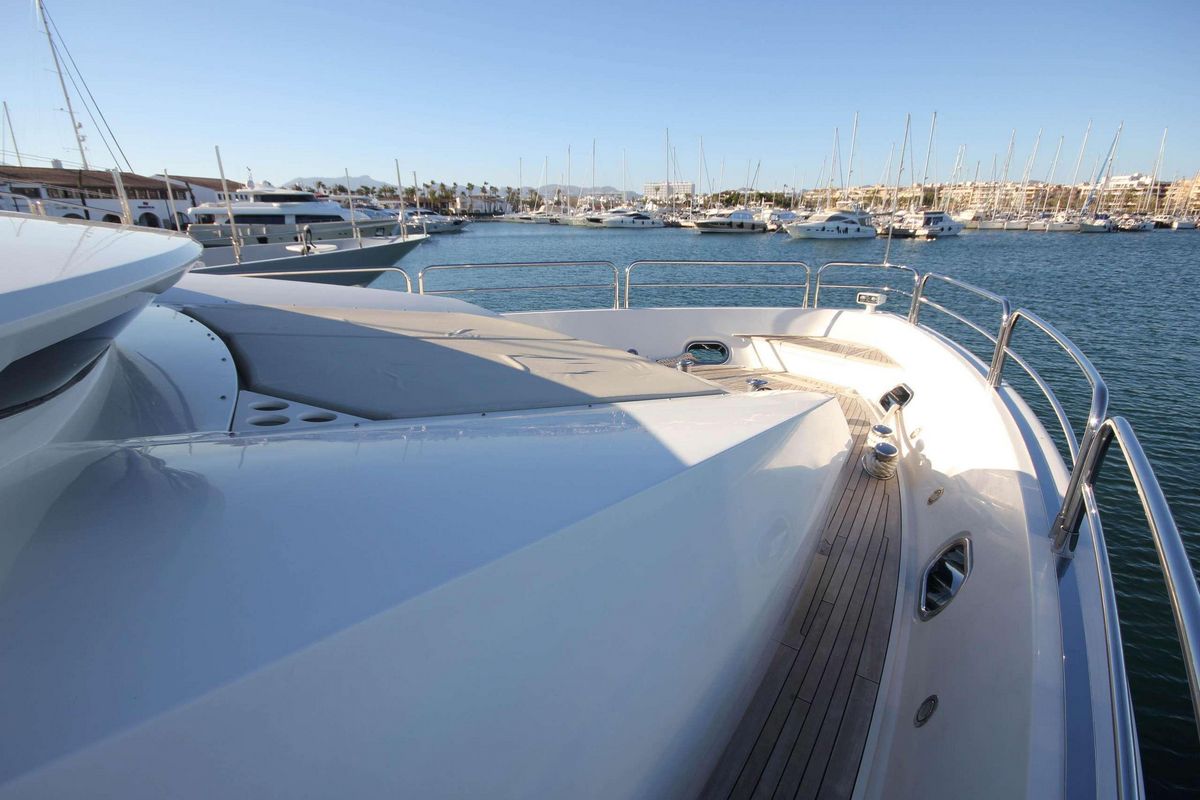 SHE GOT THE HOUSE yacht