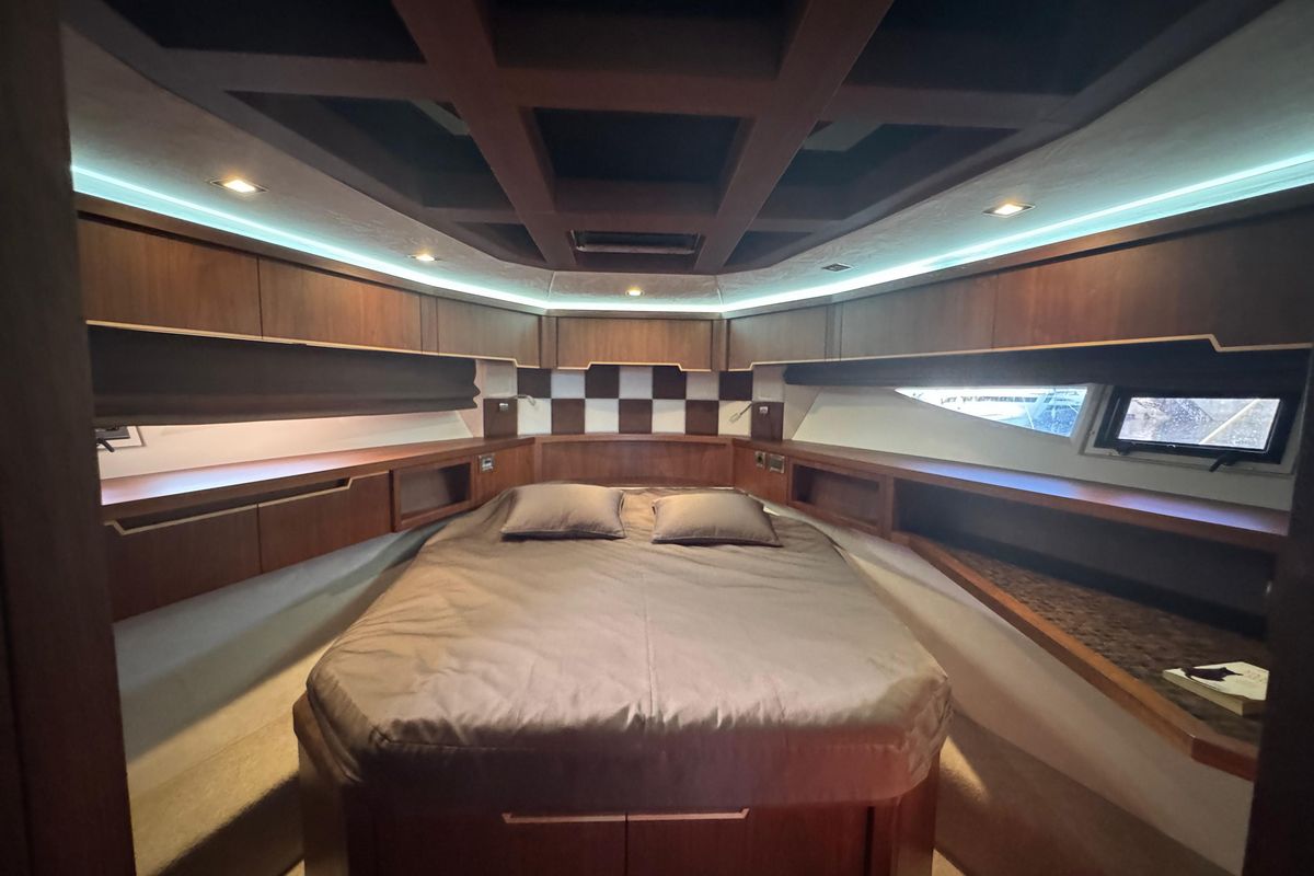 GALEON 445 HTS yacht