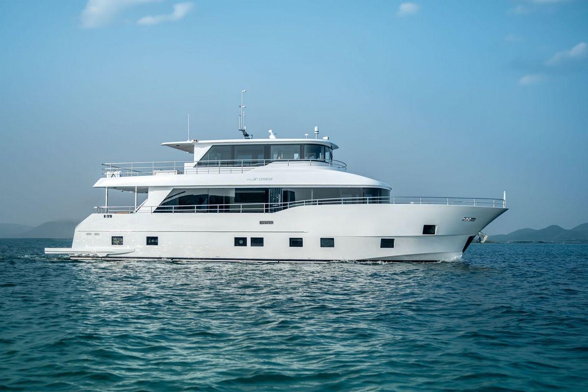 NOMAD 75 SUV yacht