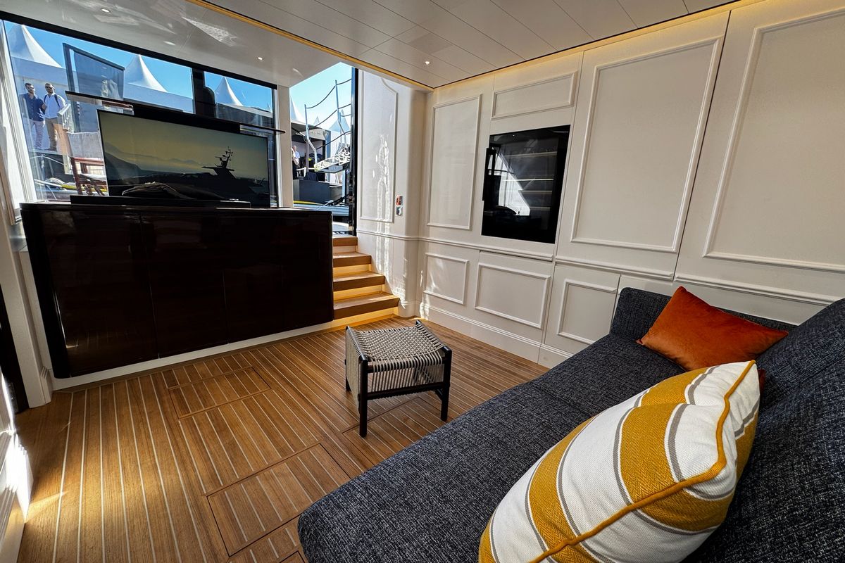 PICCHIOTTI 24 yacht