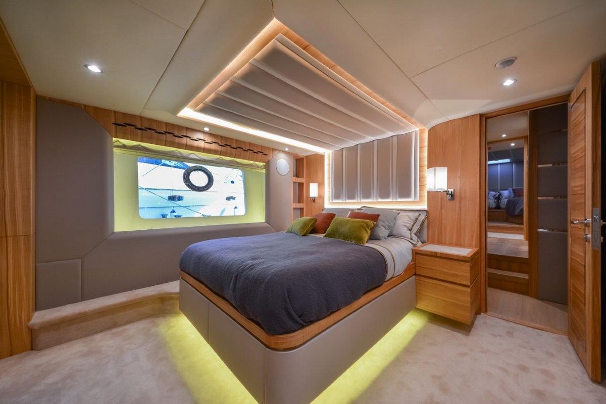NOMAD 65 yacht
