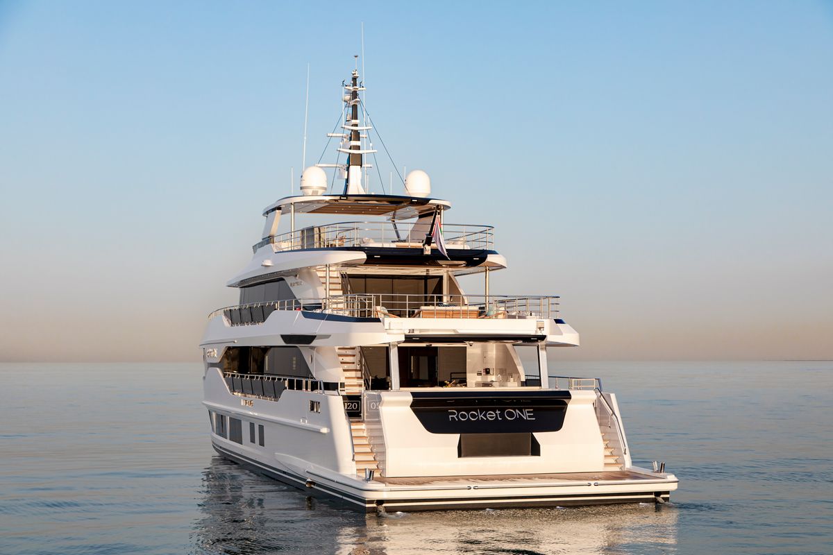 MAJESTY 120 yacht