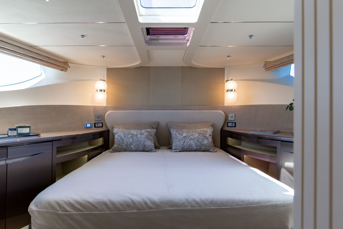 GALEON 620 FLY yacht