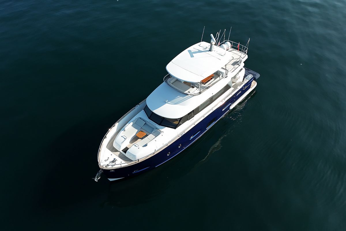 AZIMUT MAGELLANO 66 yacht