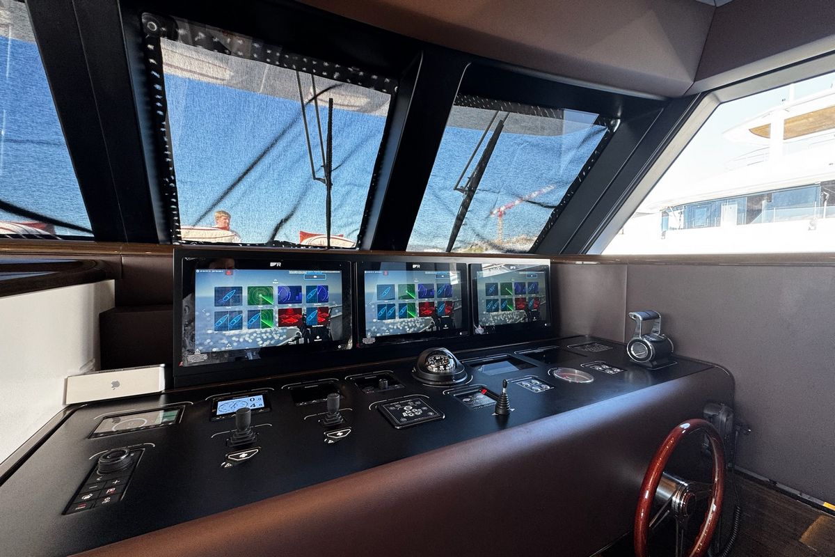 PICCHIOTTI 24 yacht