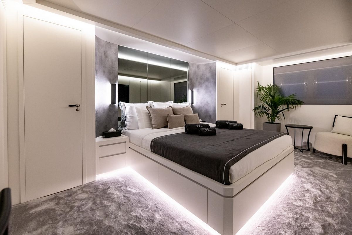 EVA yacht