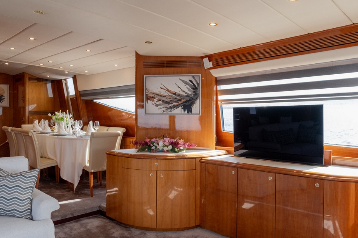 GUY COUACH 2800 yacht