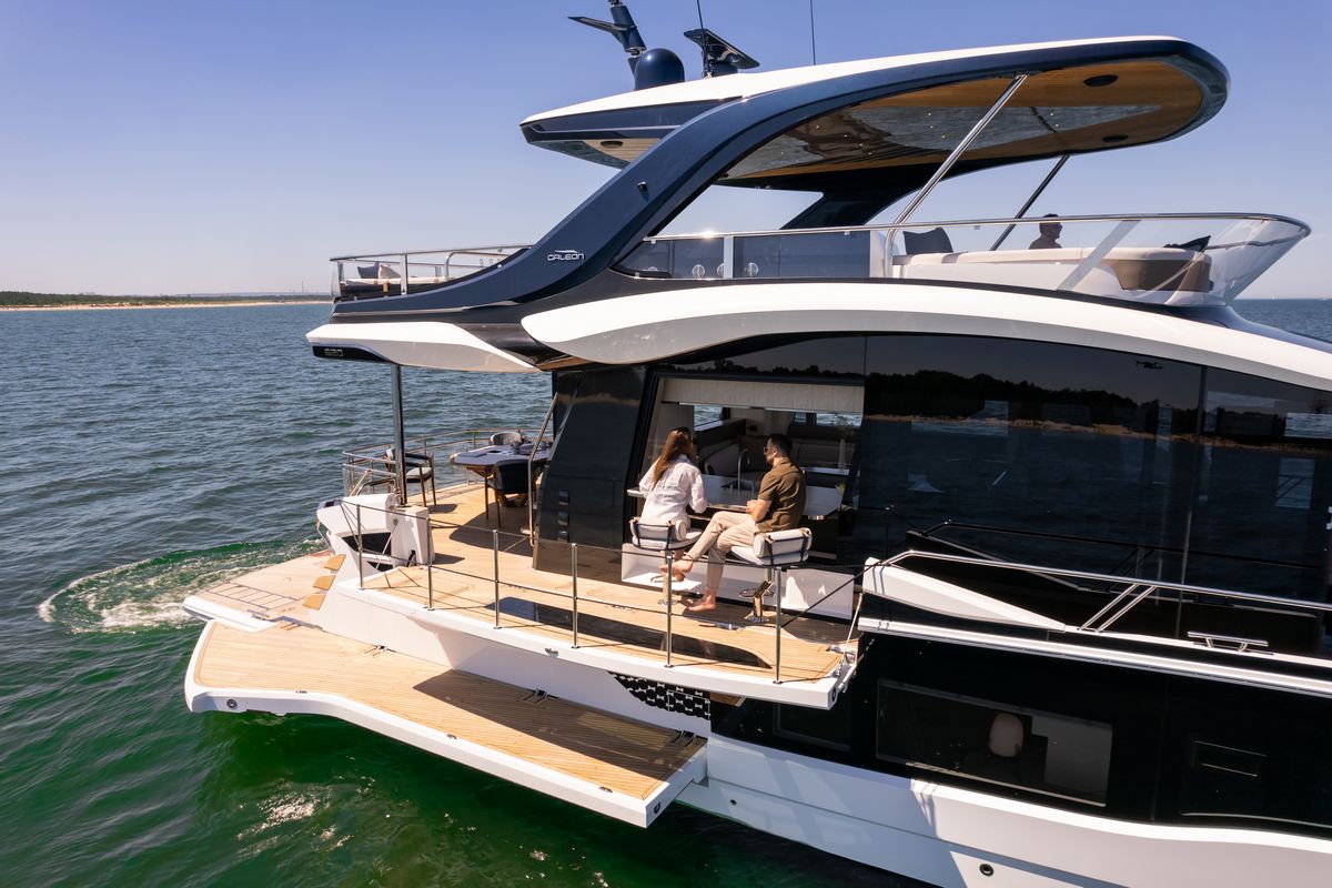 GALEON 620 FLY yacht