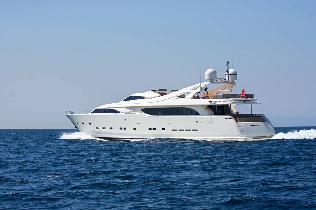 WHISPER V yacht