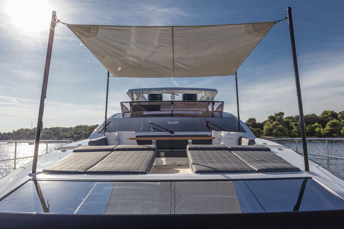 PEARL 95 yacht
