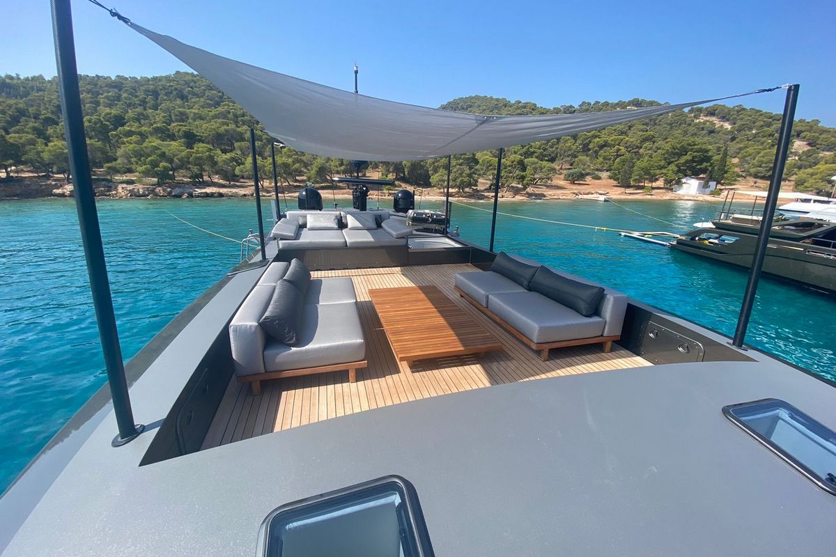 EVA yacht