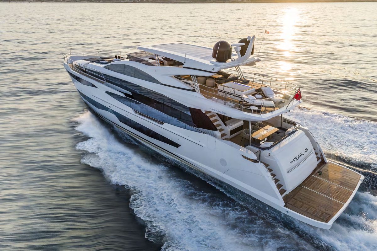 PEARL 95 yacht