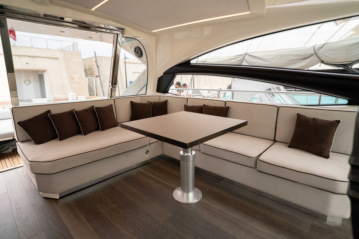 PERSHING 62 yacht