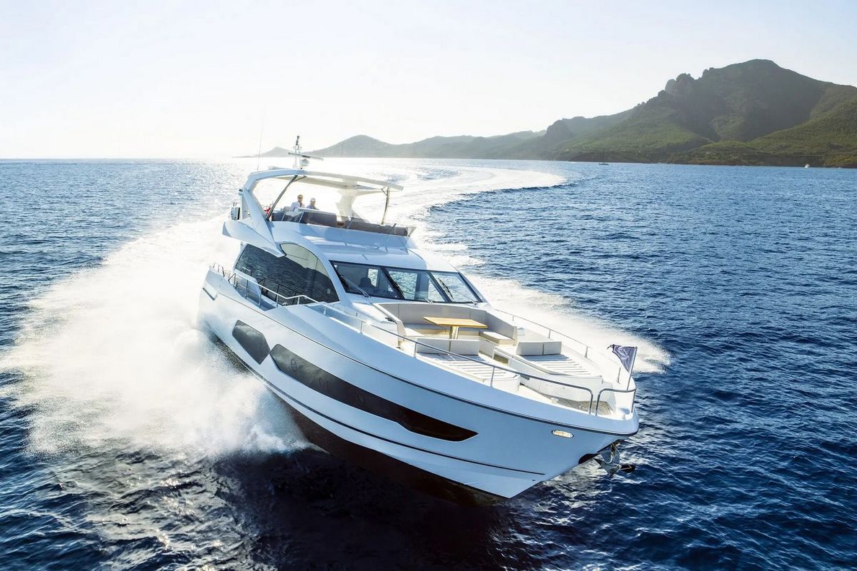 SUNSEEKER 76 yacht