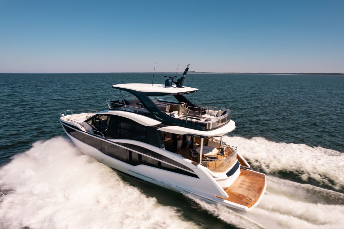GALEON 620 FLY yacht