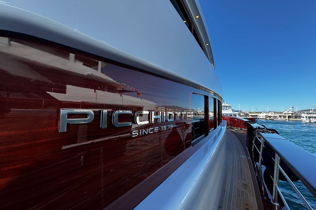 PICCHIOTTI 24 yacht