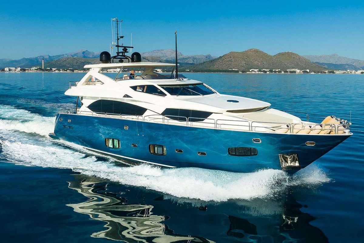 SHE GOT THE HOUSE yacht