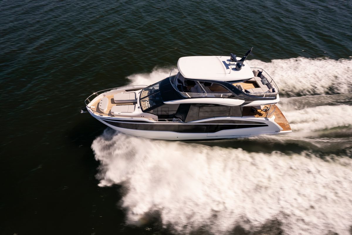 GALEON 620 FLY yacht
