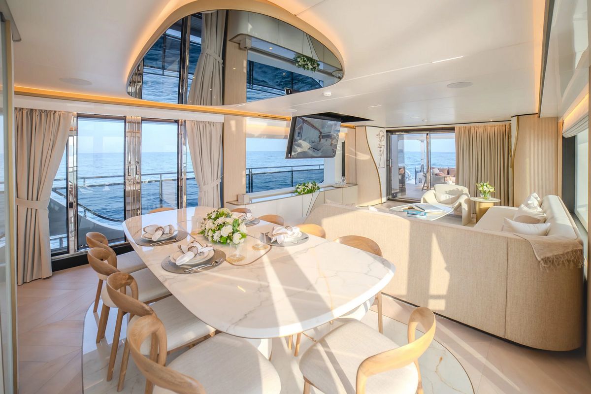 MAJESTY 100 TERRACE yacht