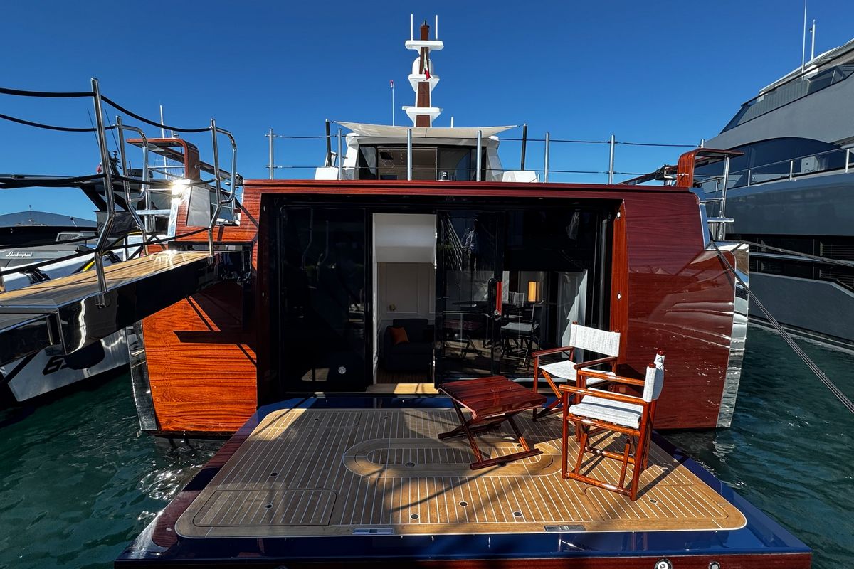 PICCHIOTTI 24 yacht