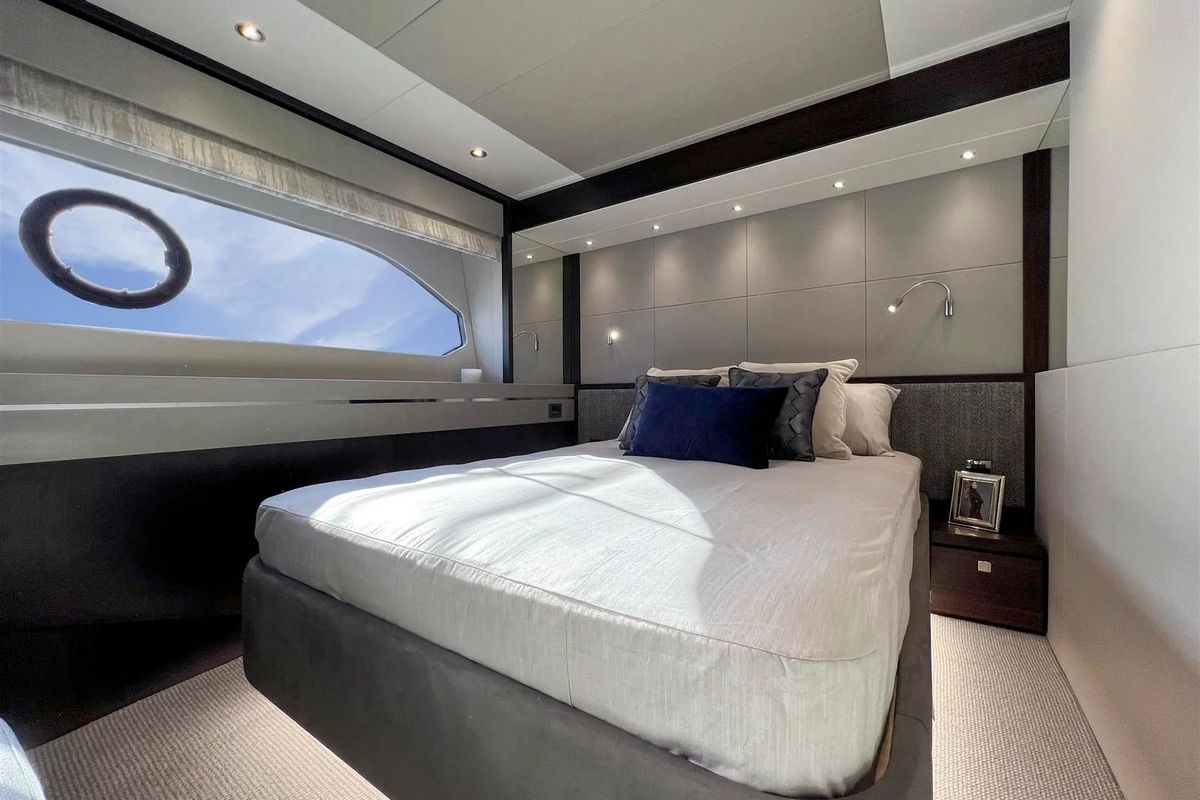 SUNSEEKER 76 yacht