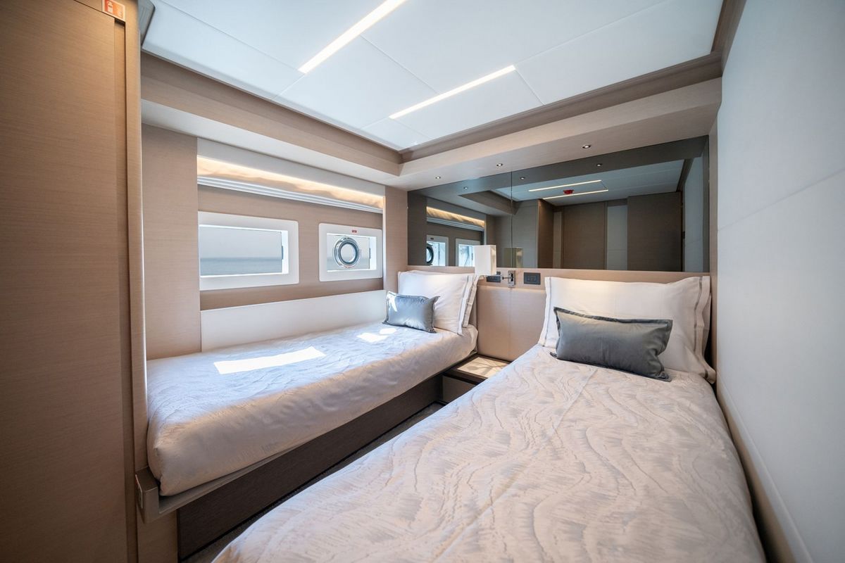 NOMAD 75 SUV yacht