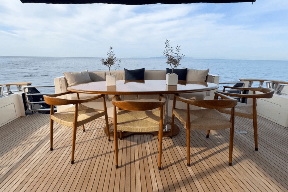 GUY COUACH 2800 yacht