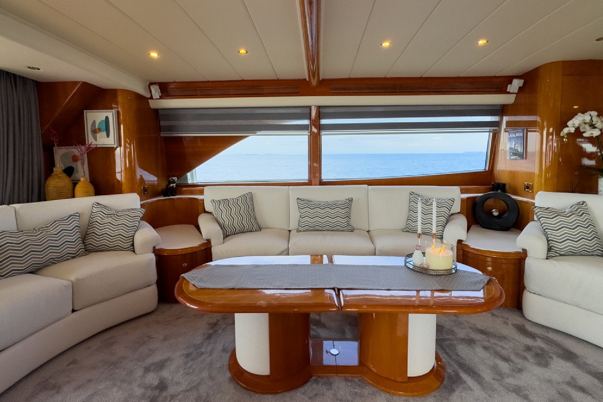 GUY COUACH 2800 yacht