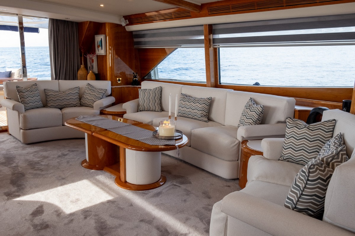 GUY COUACH 2800 yacht
