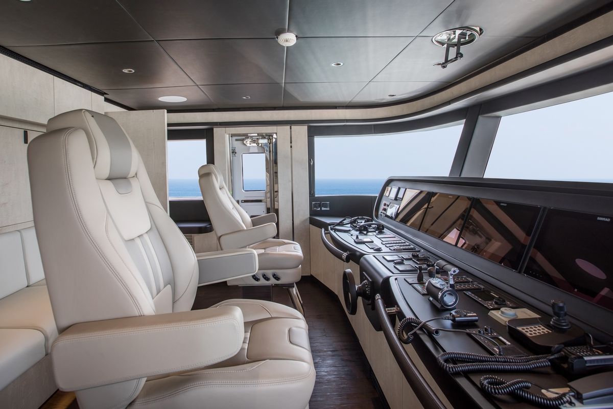 MAJESTY 120 yacht