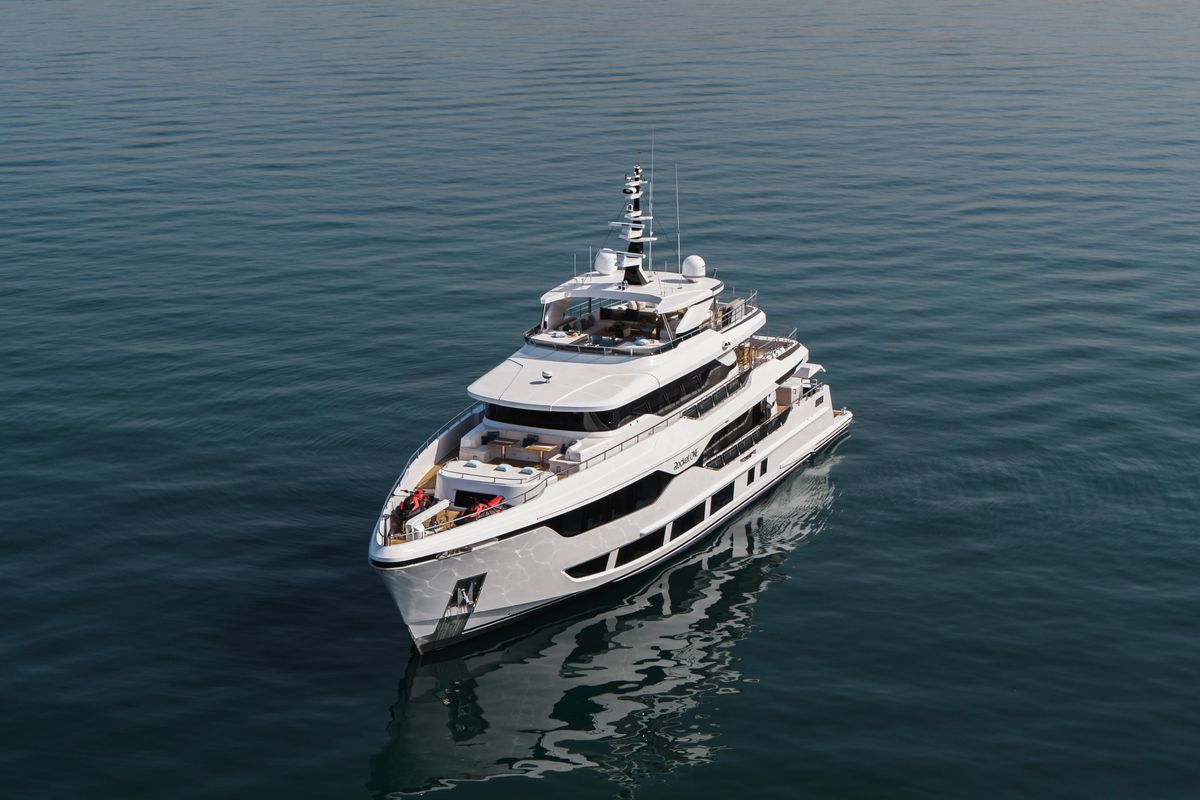 MAJESTY 120 yacht