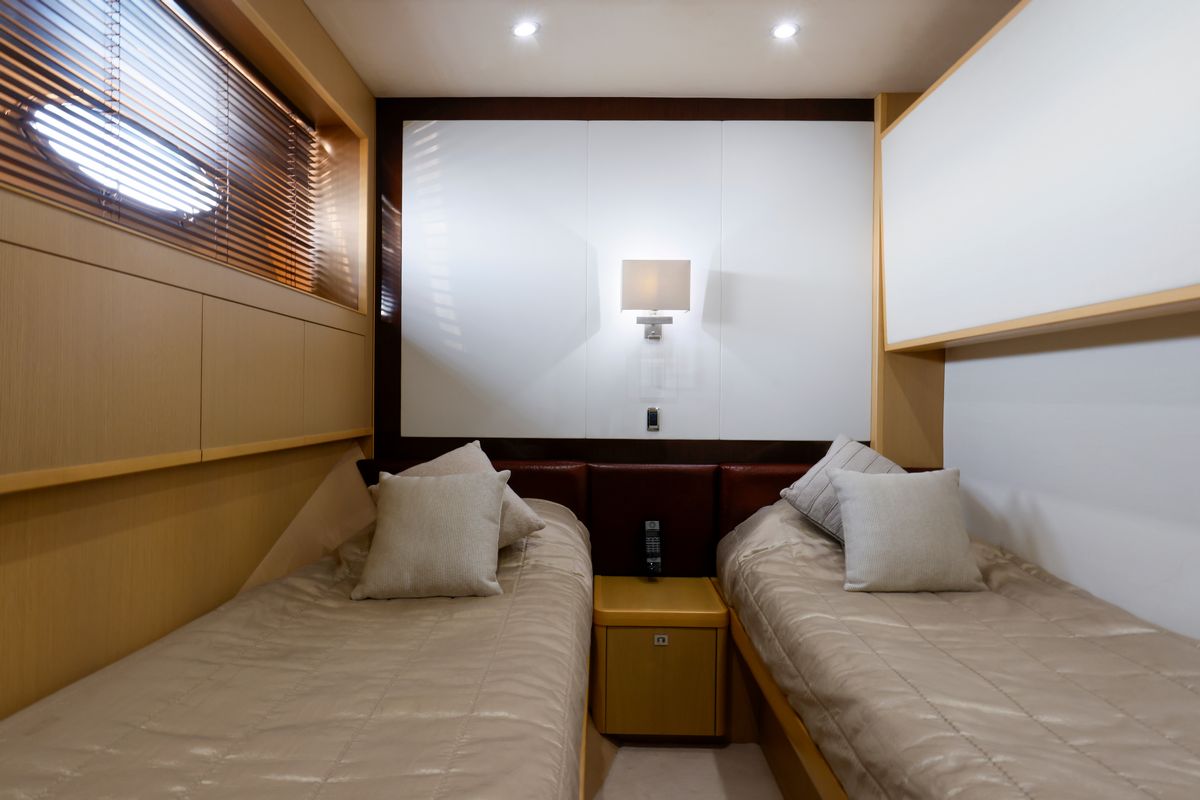PRINCESS 85 yacht