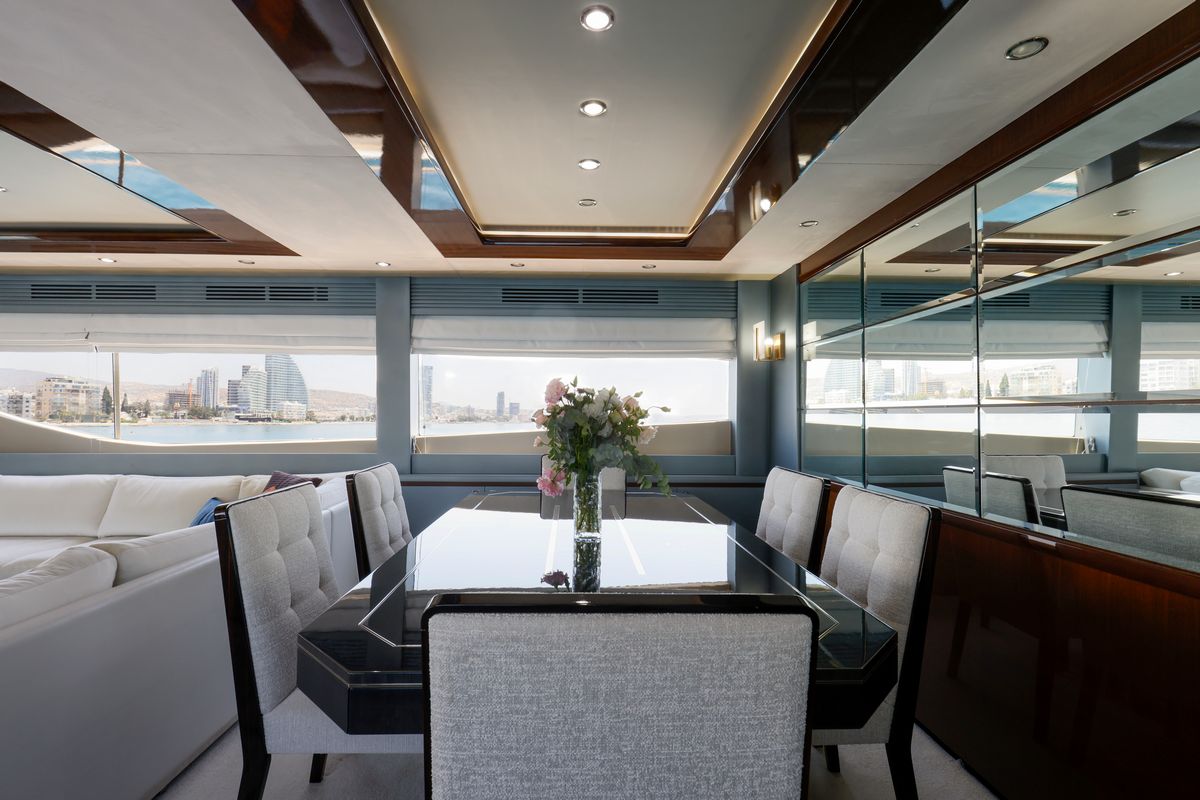 PRINCESS 85 yacht