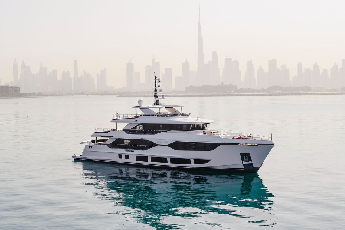 MAJESTY 120 yacht