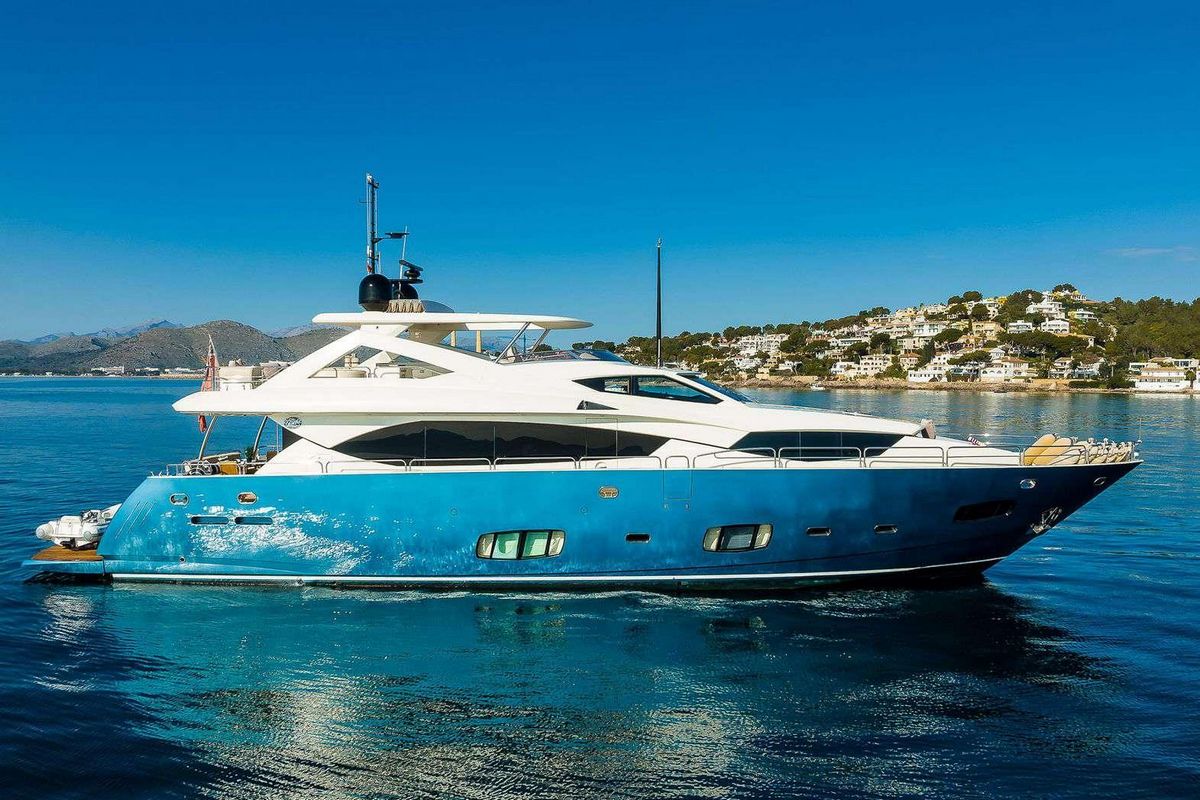 SHE GOT THE HOUSE yacht