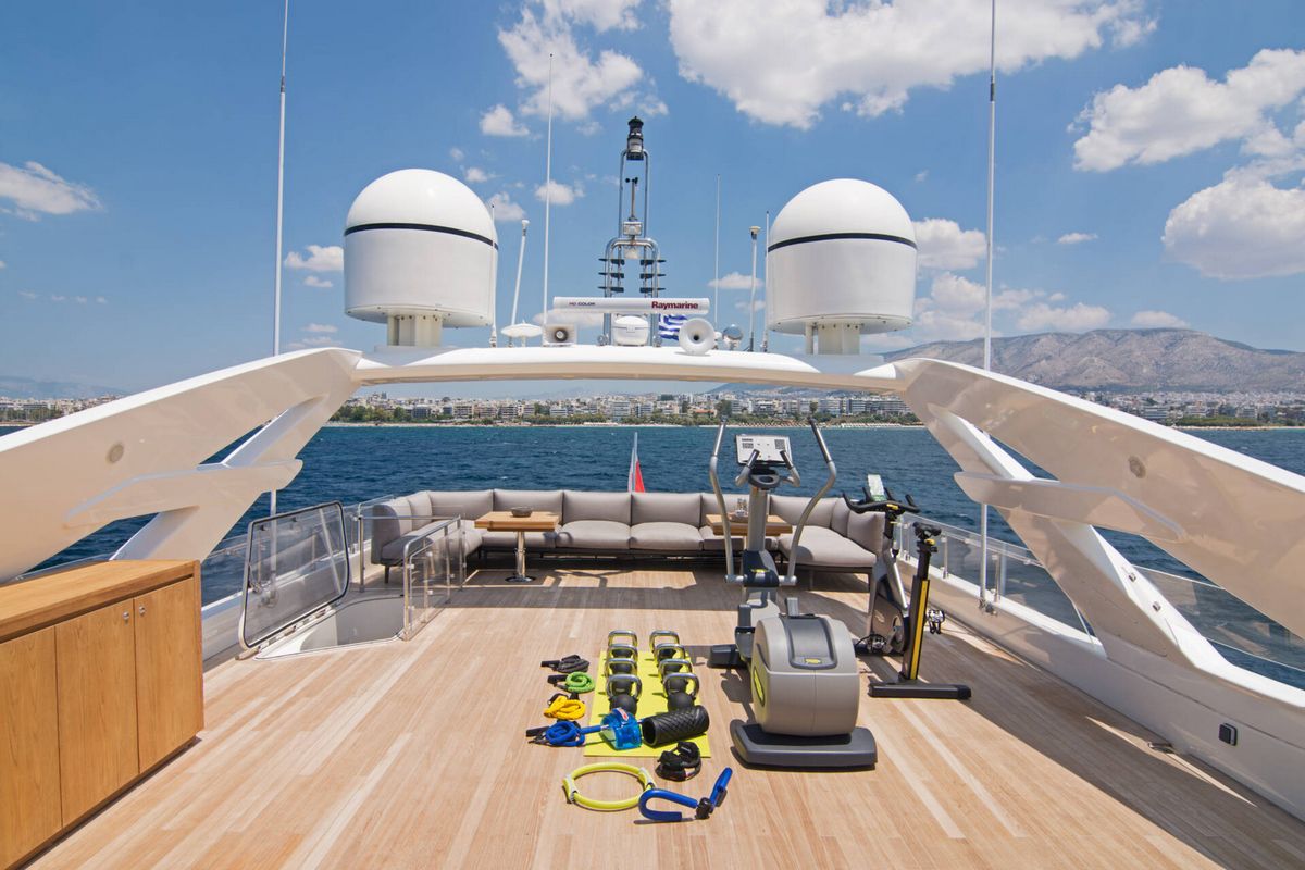 WHISPER V yacht