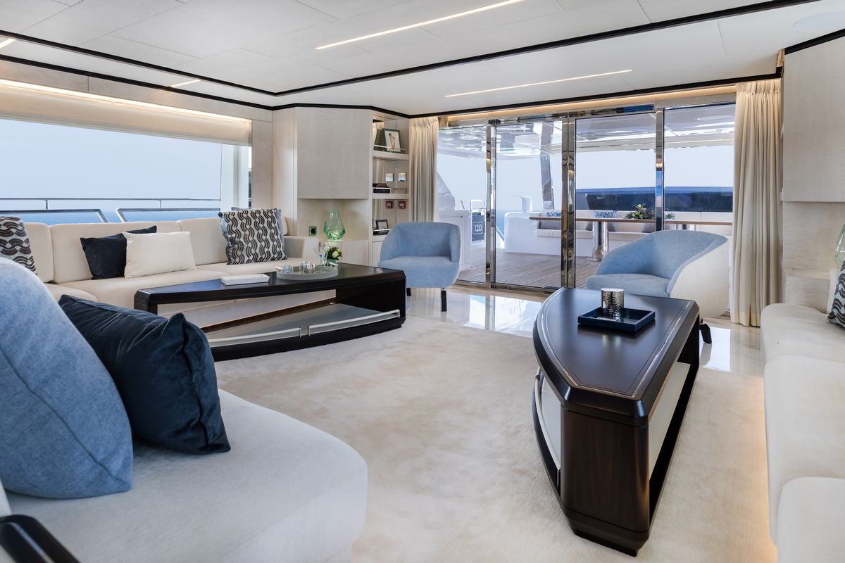 MAJESTY 120 yacht