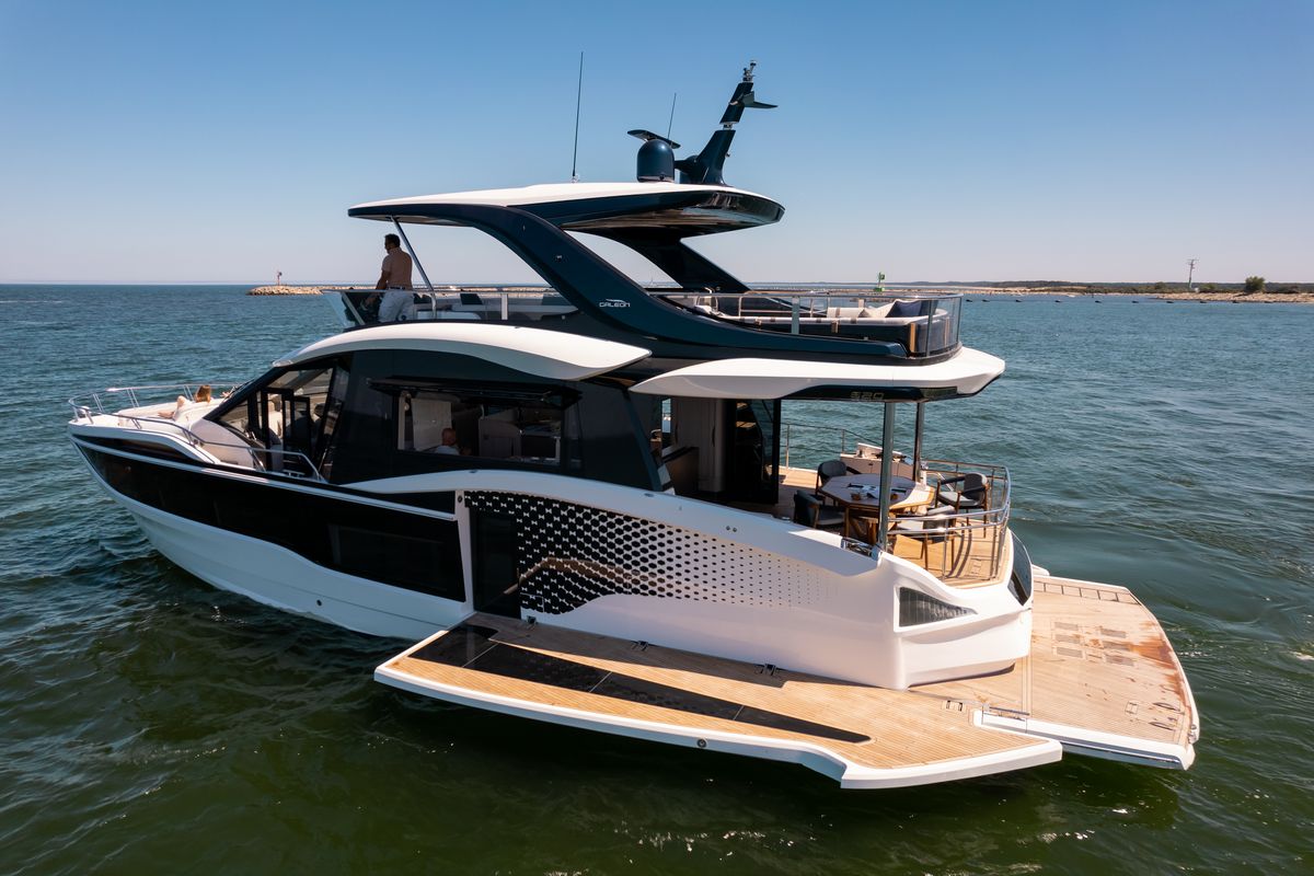 GALEON 620 FLY yacht