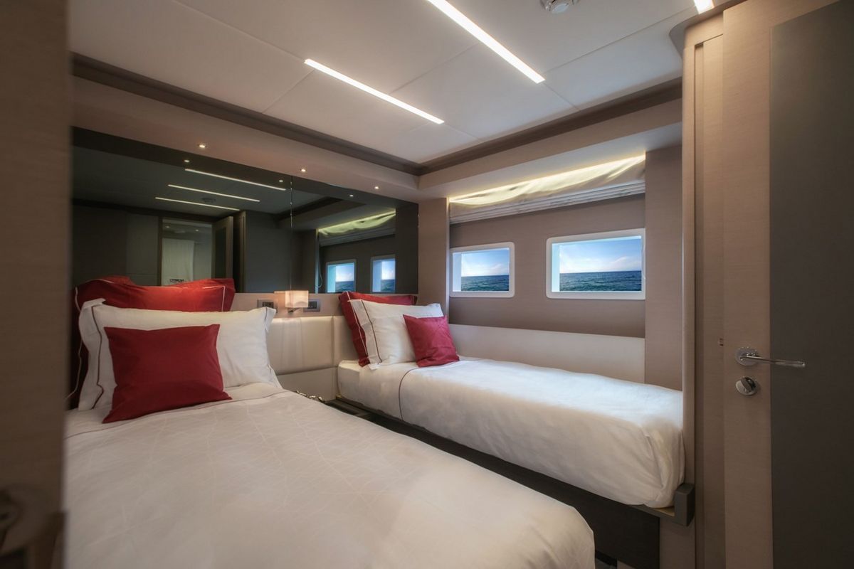 NOMAD 75 SUV yacht
