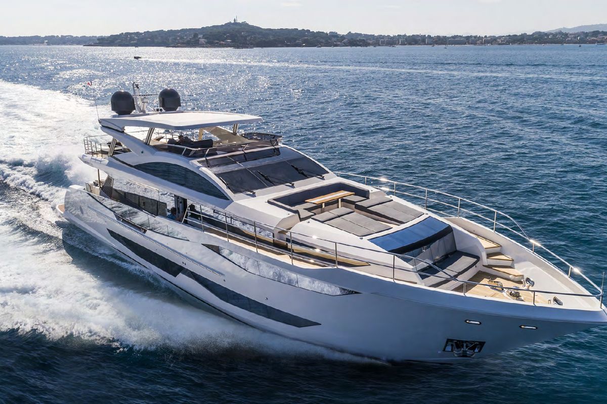 PEARL 95 yacht