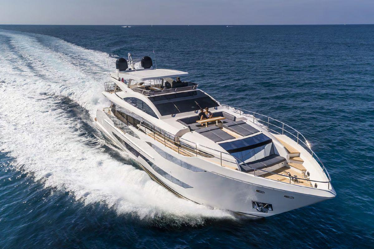PEARL 95 yacht