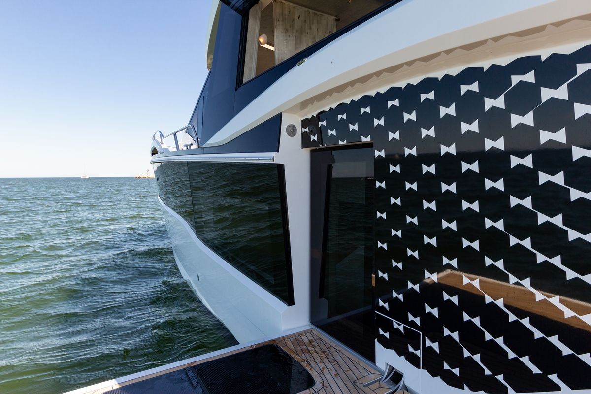 GALEON 620 FLY yacht