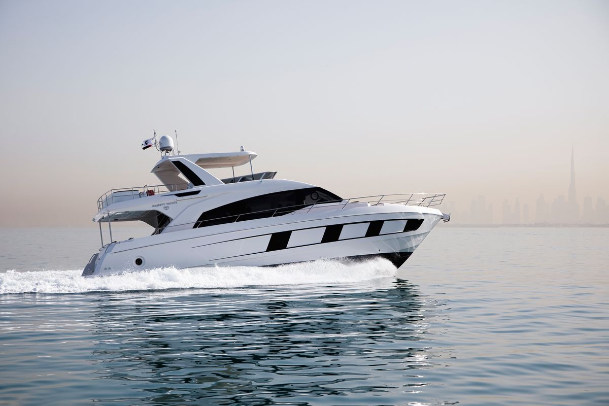 Majesty 62 yacht