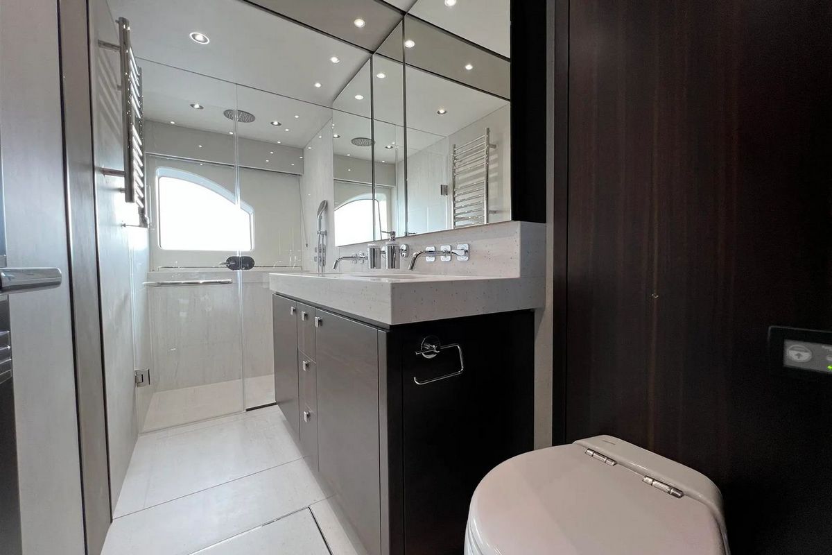 SUNSEEKER 76 yacht