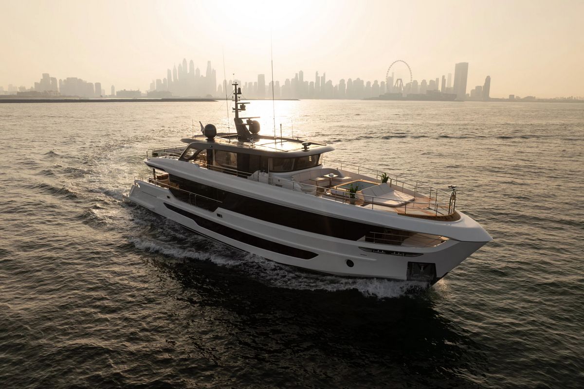 MAJESTY 100 TERRACE yacht