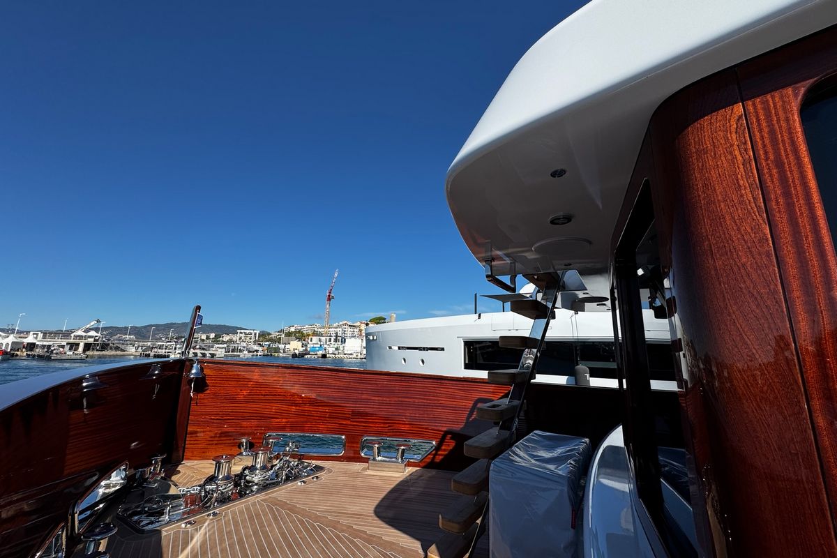 PICCHIOTTI 24 yacht